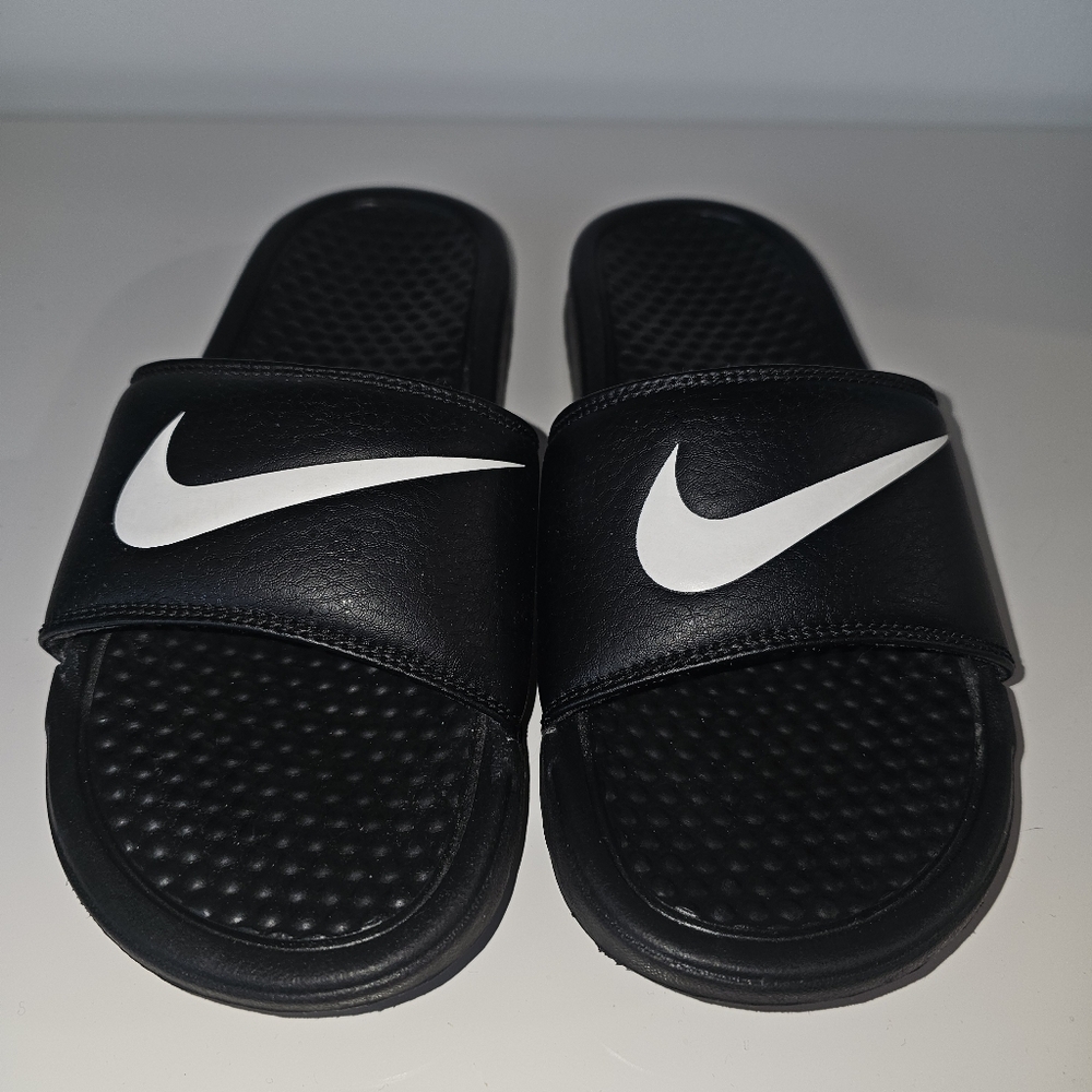 Nike Benassi